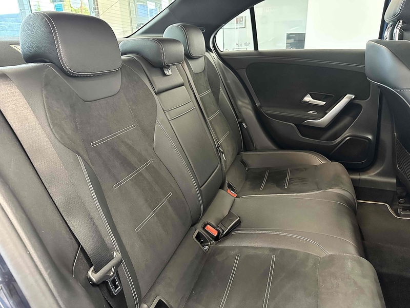 Mercedes-Benz A Class A250e AMG Line Edition - U1943