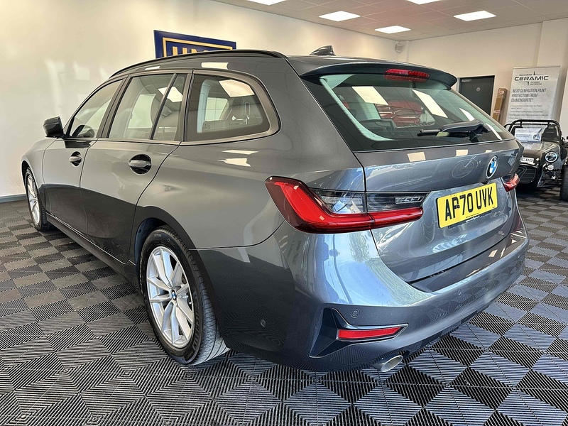 BMW 3 Series 318d MHT SE - U1945