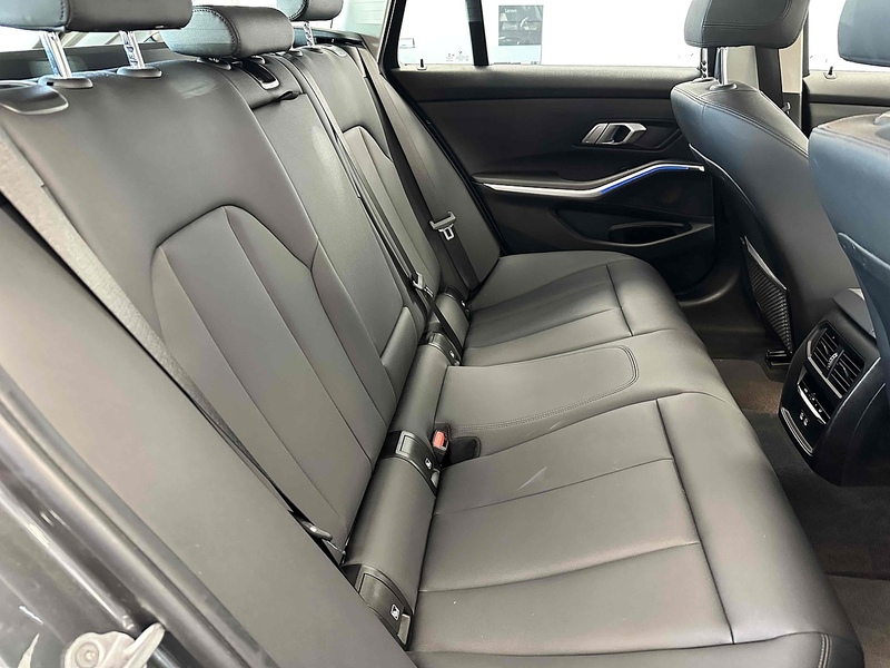 BMW 3 Series 318d MHT SE - U1945