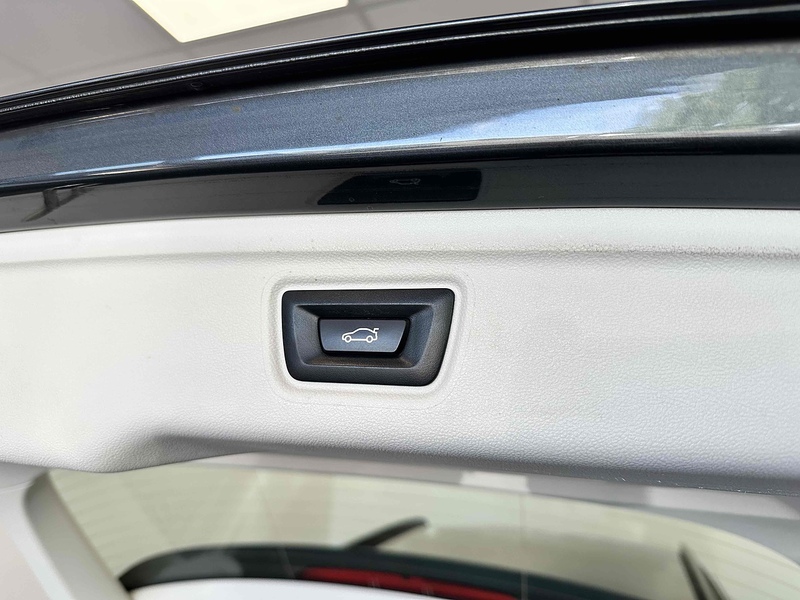 BMW 3 Series 318d MHT SE - U1945