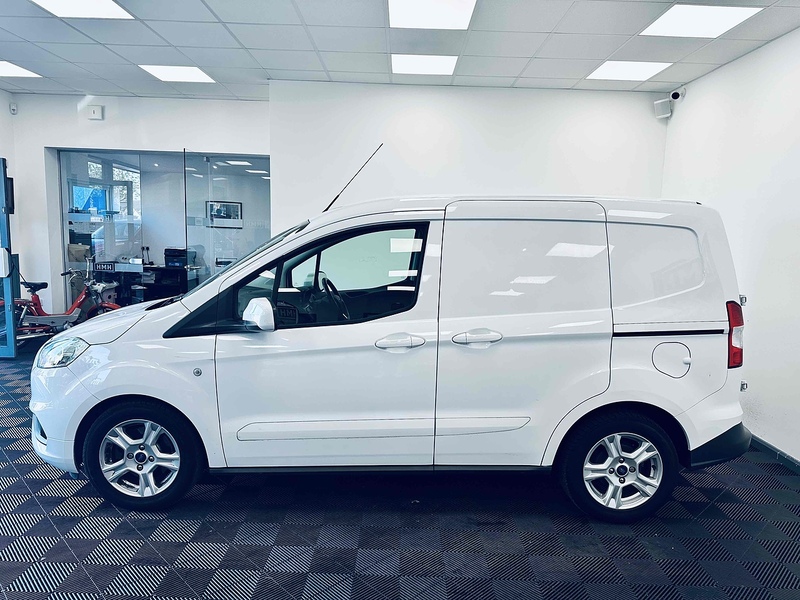 Ford Transit Courier EcoBoost Limited - U1960