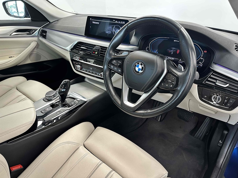 BMW 5 Series 530e SE - U1975