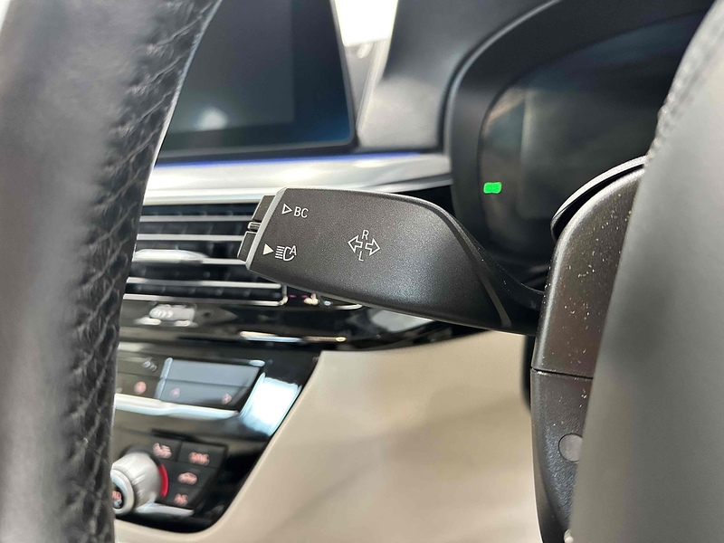 BMW 5 Series 530e SE - U1975