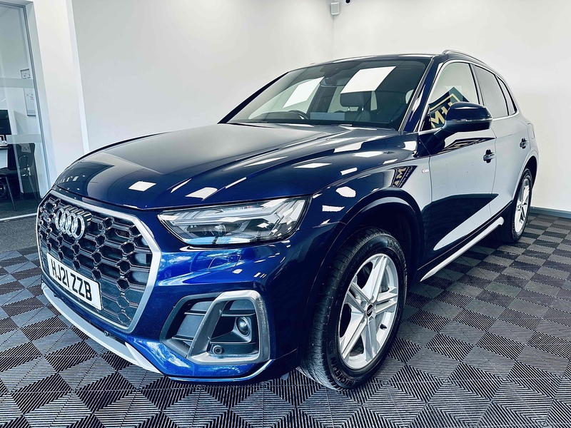 Audi Q5 TFSIe S line - U2011