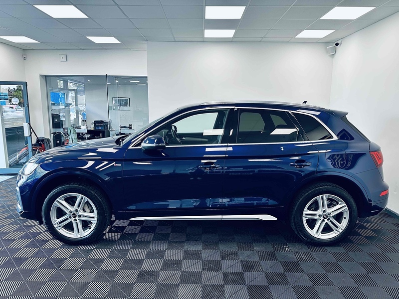 Audi Q5 TFSIe S line - U2011