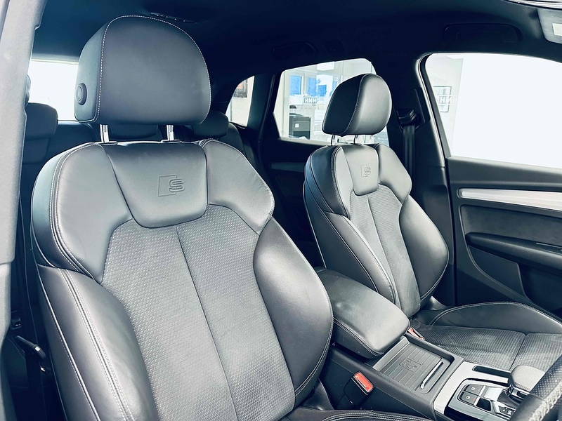 Audi Q5 TFSIe S line - U2011