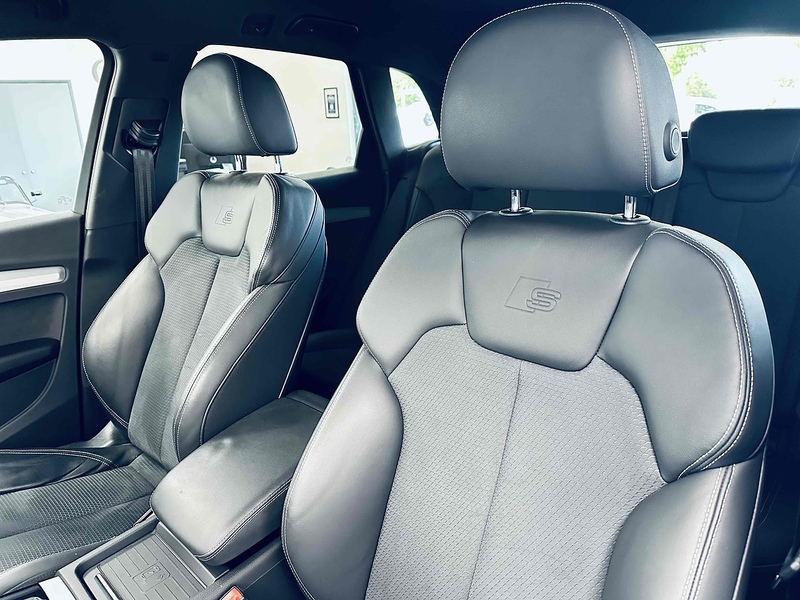 Audi Q5 TFSIe S line - U2011