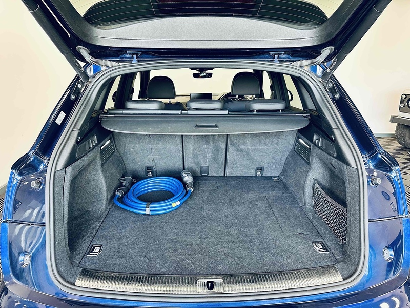 Audi Q5 TFSIe S line - U2011