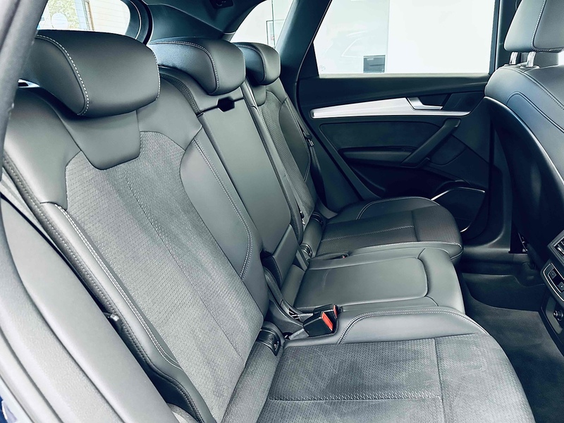 Audi Q5 TFSIe S line - U2011