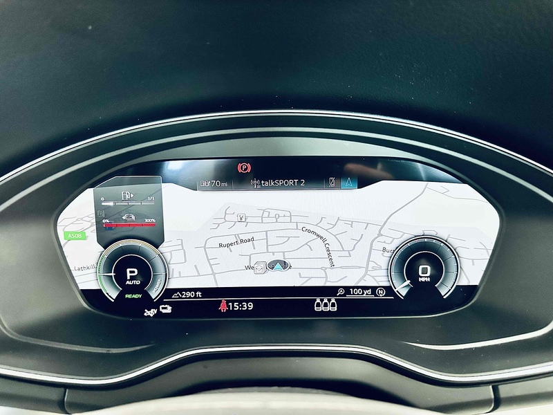 Audi Q5 TFSIe S line - U2011