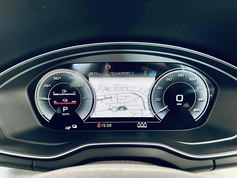 Audi Q5 TFSIe S line - U2011