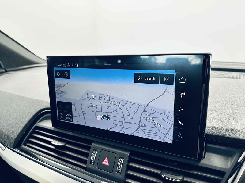 Audi Q5 TFSIe S line - U2011