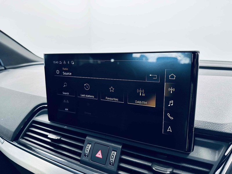 Audi Q5 TFSIe S line - U2011