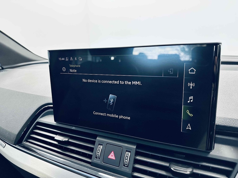 Audi Q5 TFSIe S line - U2011