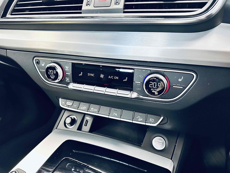 Audi Q5 TFSIe S line - U2011