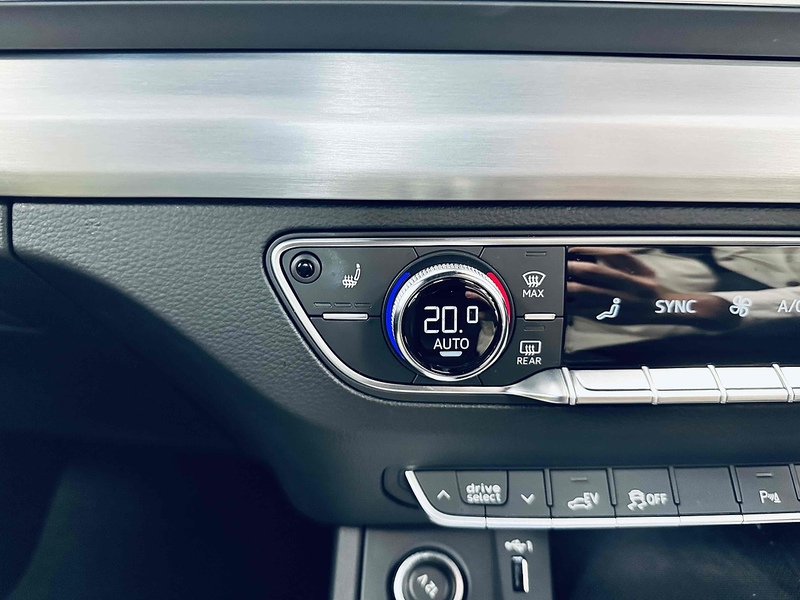 Audi Q5 TFSIe S line - U2011