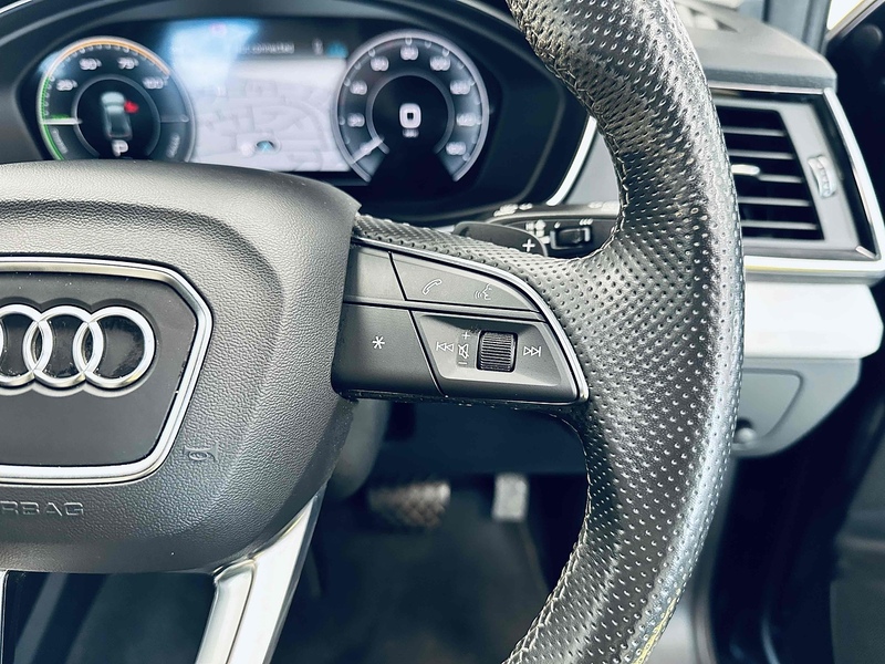 Audi Q5 TFSIe S line - U2011