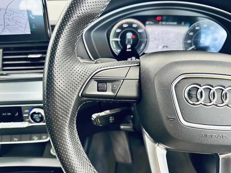 Audi Q5 TFSIe S line - U2011