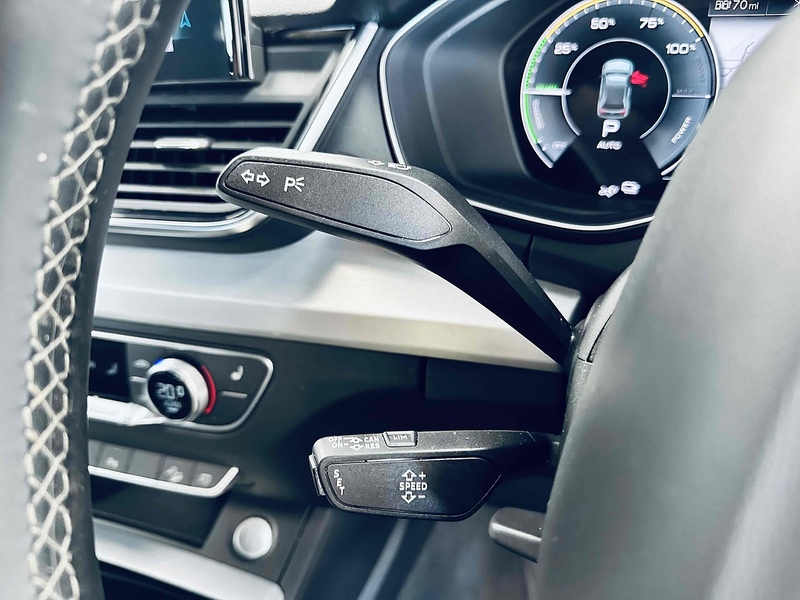 Audi Q5 TFSIe S line - U2011