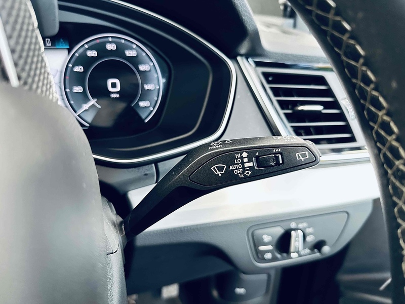 Audi Q5 TFSIe S line - U2011