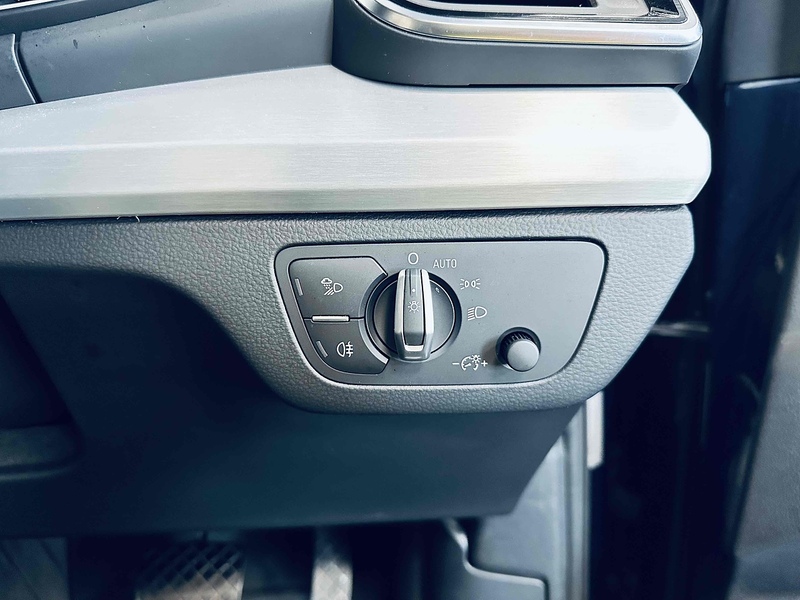 Audi Q5 TFSIe S line - U2011