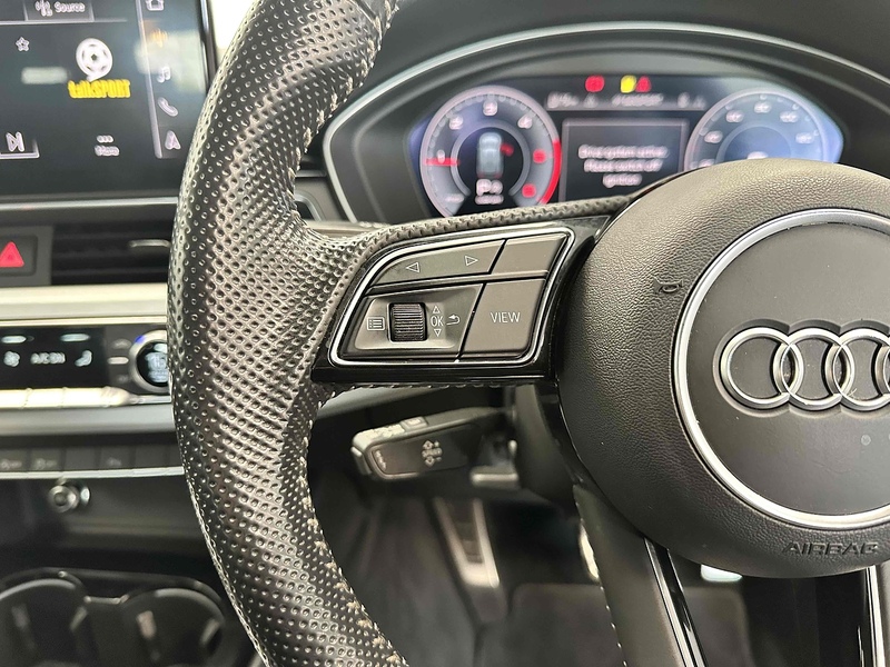 Audi A4 Avant TDI S line - U2026