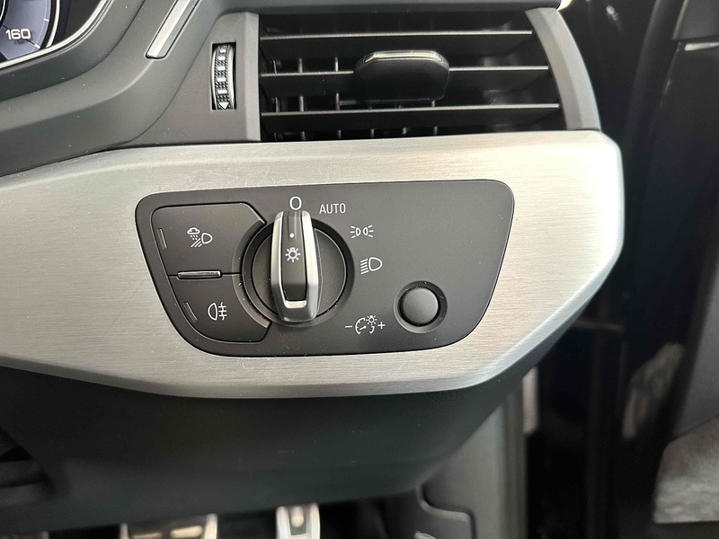 Audi A4 Avant TDI S line - U2026