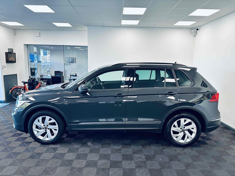 Volkswagen Tiguan TSI Life - U2040