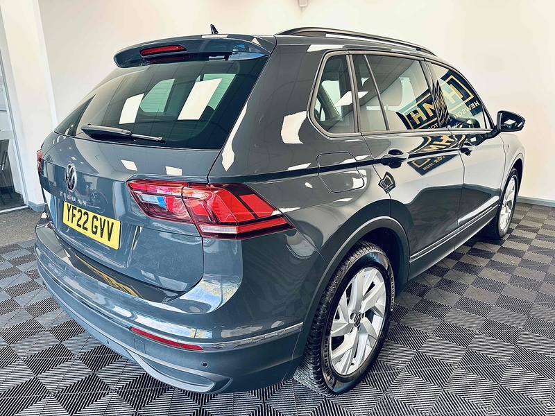 Volkswagen Tiguan TSI Life - U2040