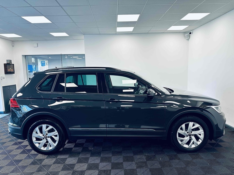 Volkswagen Tiguan TSI Life - U2040