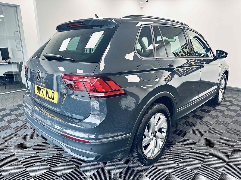 Volkswagen Tiguan TSI Life - U2041