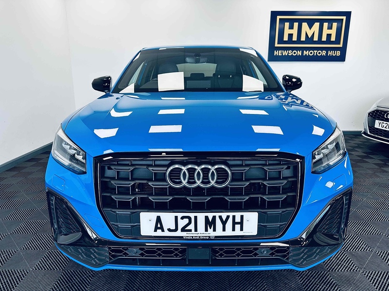 Audi Q2 TFSI CoD Black Edition - U2045