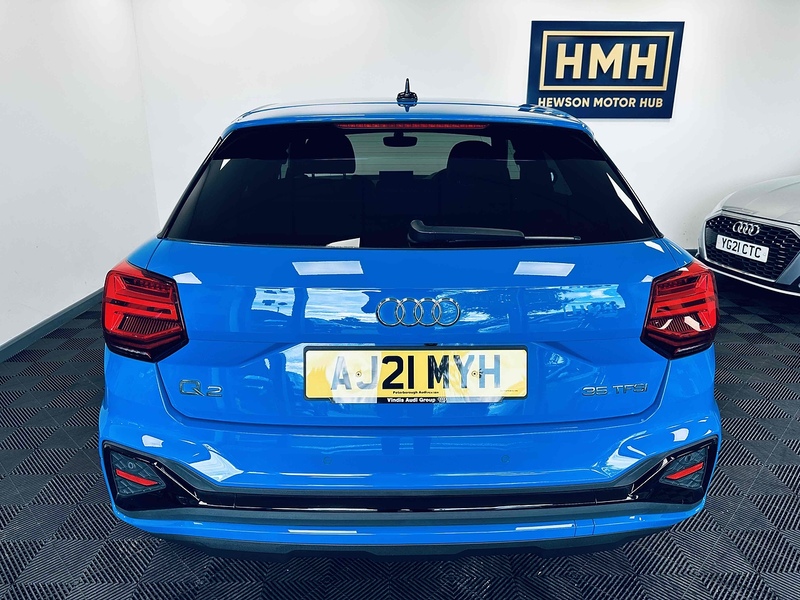 Audi Q2 TFSI CoD Black Edition - U2045