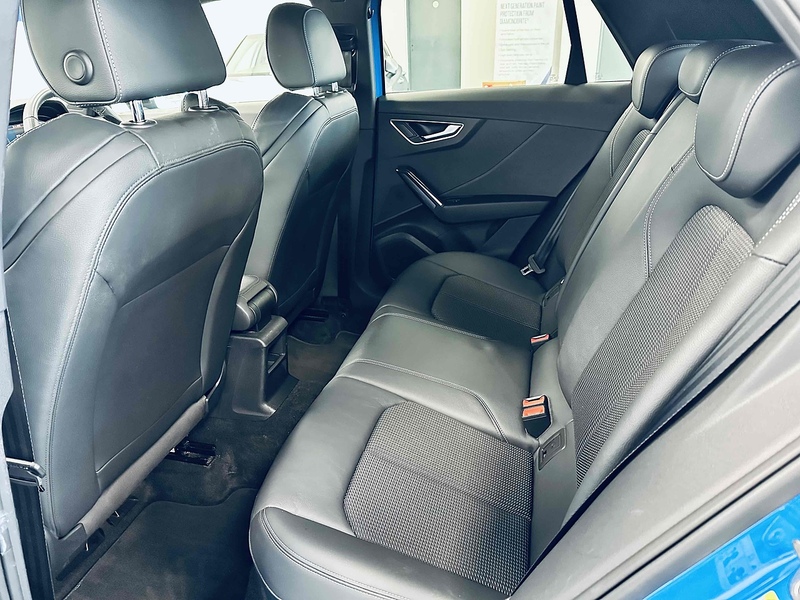 Audi Q2 TFSI CoD Black Edition - U2045