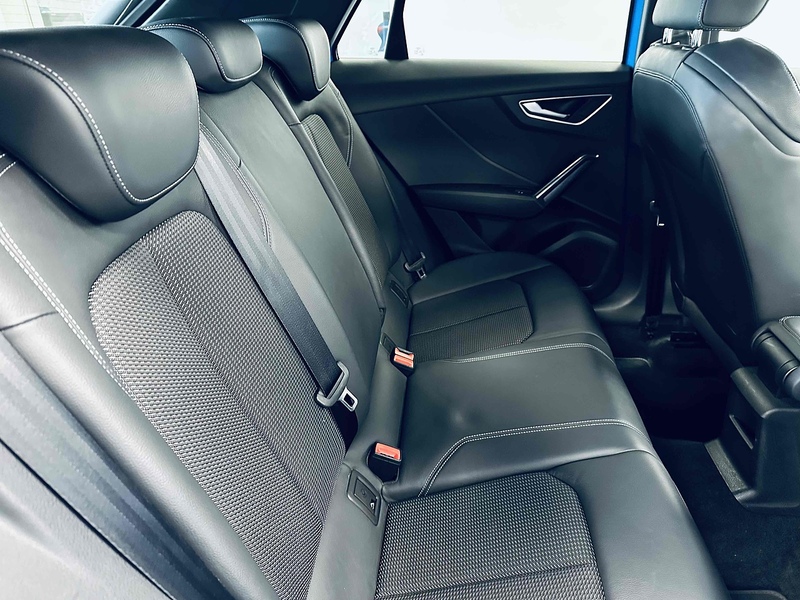 Audi Q2 TFSI CoD Black Edition - U2045