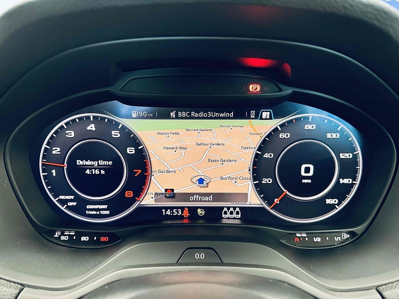 Audi Q2 TFSI CoD Black Edition - U2045