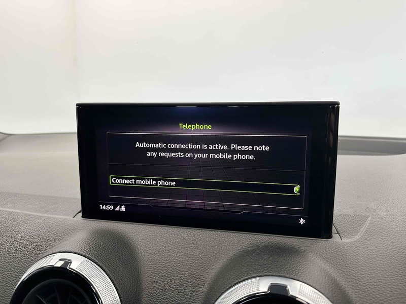 Audi Q2 TFSI CoD Black Edition - U2045