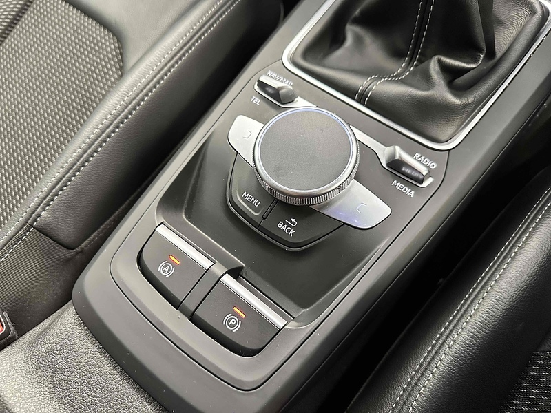 Audi Q2 TFSI CoD Black Edition - U2045