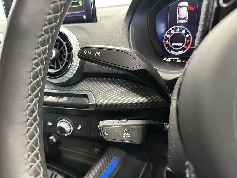 Audi Q2 TFSI CoD Black Edition - U2045