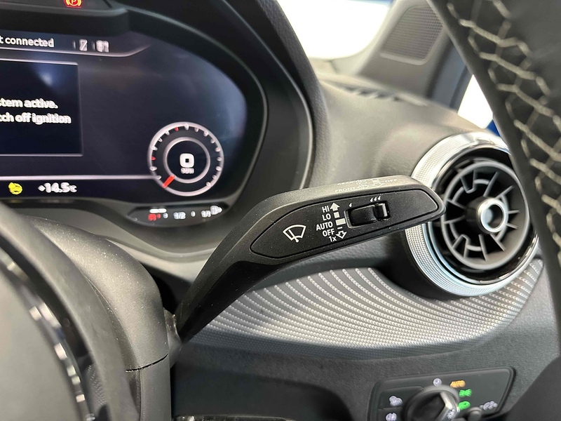 Audi Q2 TFSI CoD Black Edition - U2045