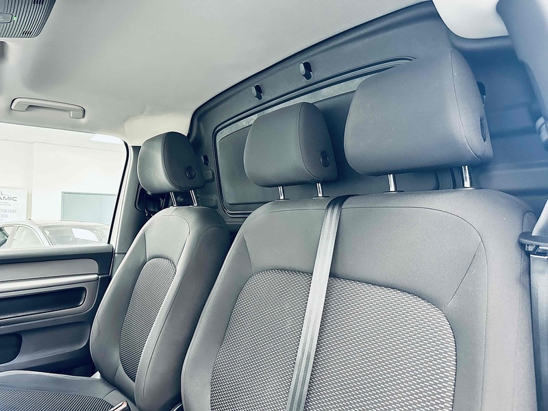 Volkswagen ID. Buzz Cargo Pro Commerce Plus - U2049