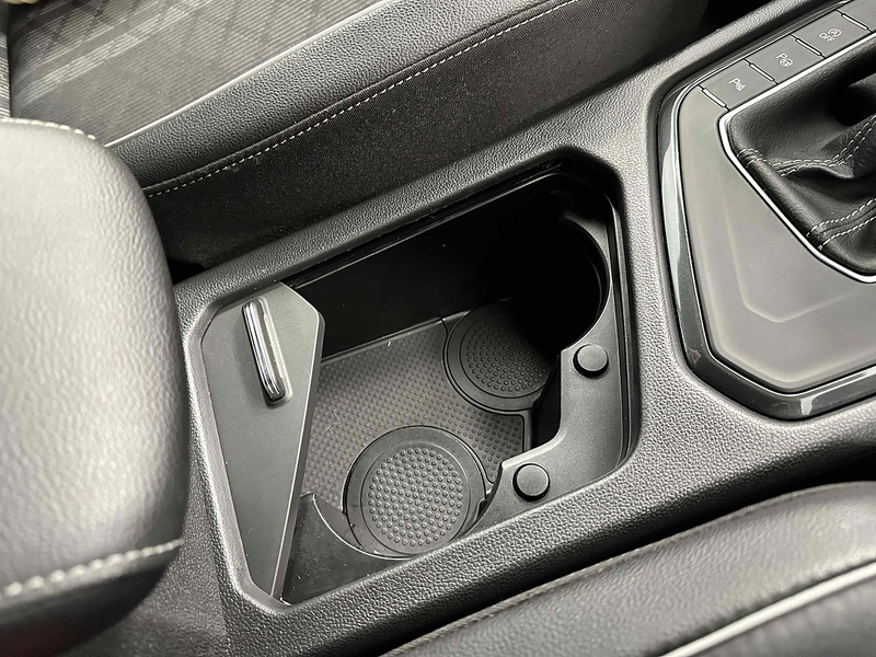 Volkswagen Tiguan TSI R-Line - U2051