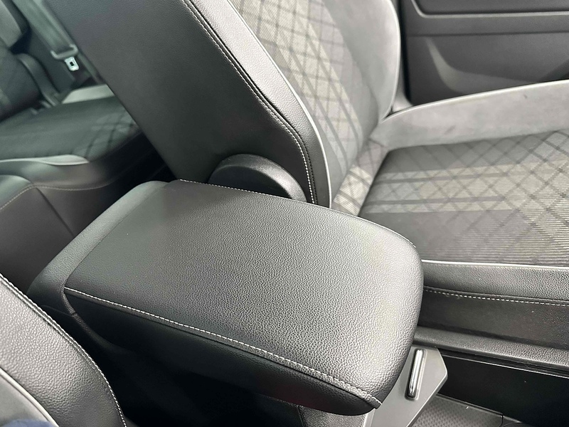 Volkswagen Tiguan TSI R-Line - U2051