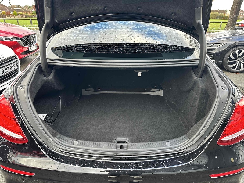 Mercedes-Benz E Class E220d AMG Line - U2058