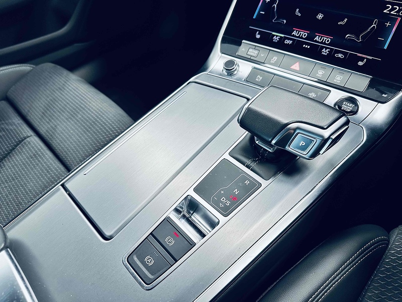 Audi A6 Saloon TFSI S line - U2063