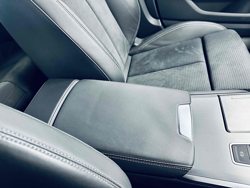 Audi A6 Saloon TFSI S line - U2063