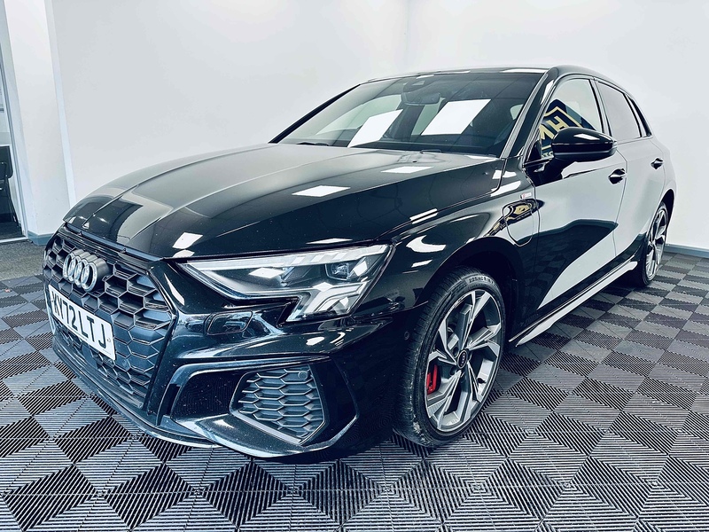 Audi A3 TFSIe S line Competition - U2065