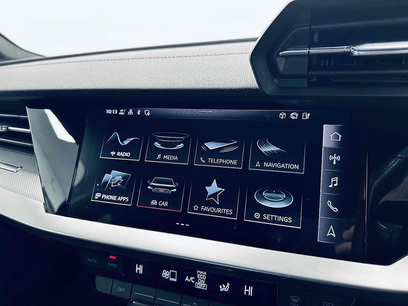 Audi A3 TFSIe S line Competition - U2065