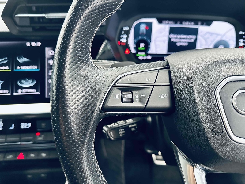 Audi A3 TFSIe S line Competition - U2065