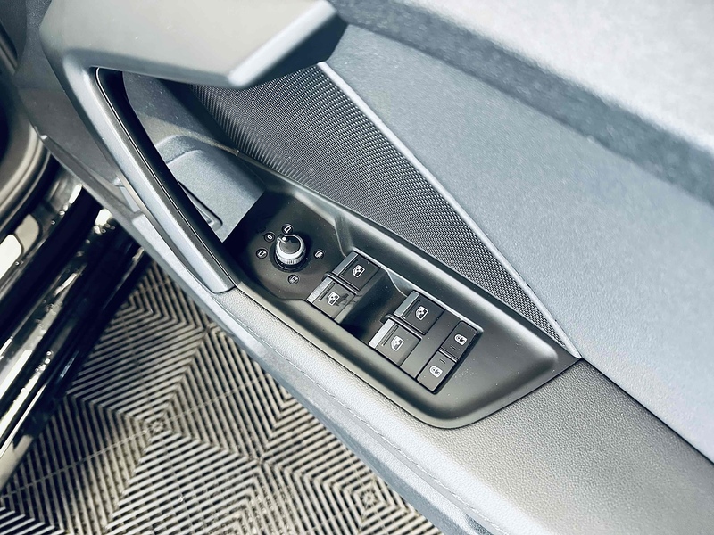 Audi A3 TFSIe S line Competition - U2065